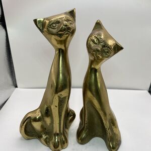 Vintage Brass Alley Cat Figurines Set of 2 MCM Sitting Statues 6.5" & 6" Decor